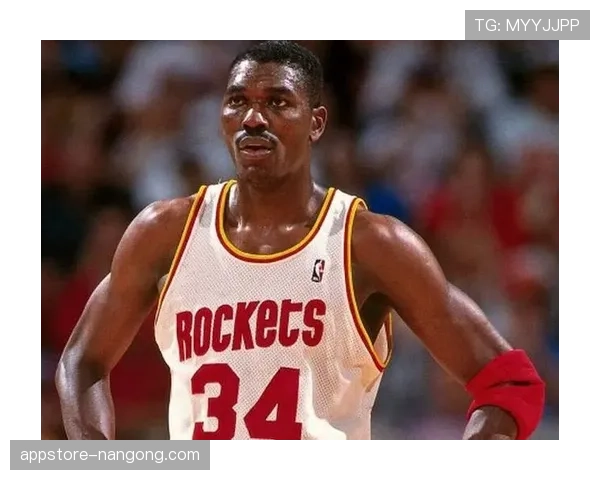 奥拉朱旺背身单打效率领先阿基里斯，内线统治力显著提升球队竞争力