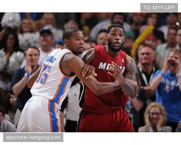 张伯伦低位单打主导禁区，对比贾巴尔更影响篮板