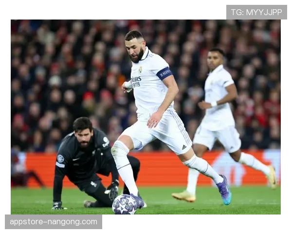 本泽马赛季爆发：昙花一现还是能力进阶？