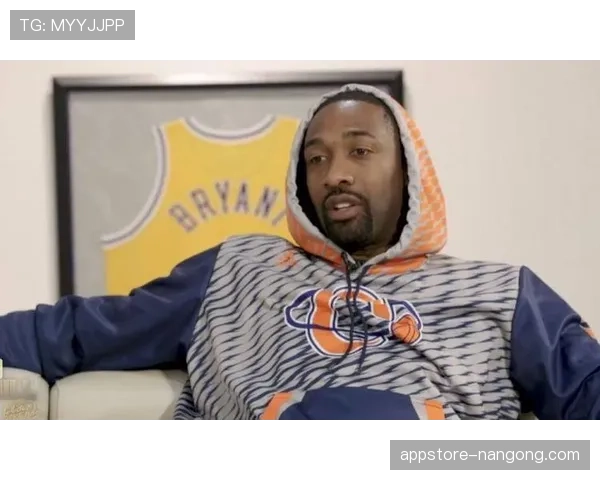 阿里纳斯无球跑动制造错位，拉开空间效率提升